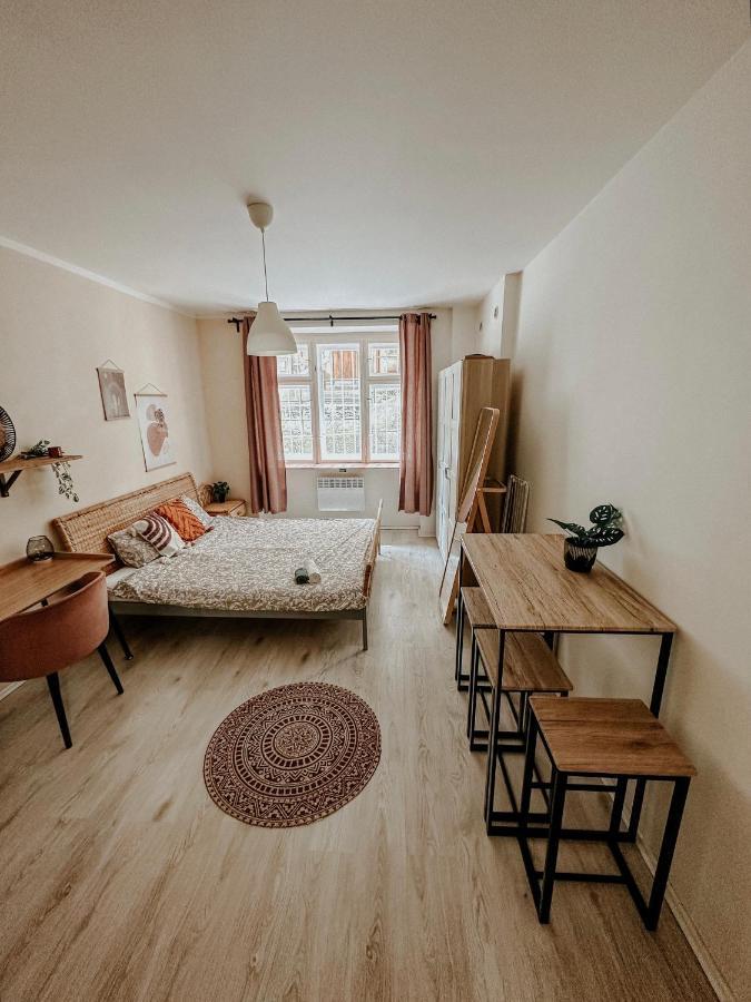 Daire Quiet Boho Lair 10 Min To Centre *